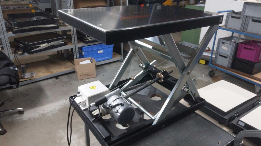 elektrischer Scherenhubtisch mit einer Plattformabdeckung aus Aluminiumblech